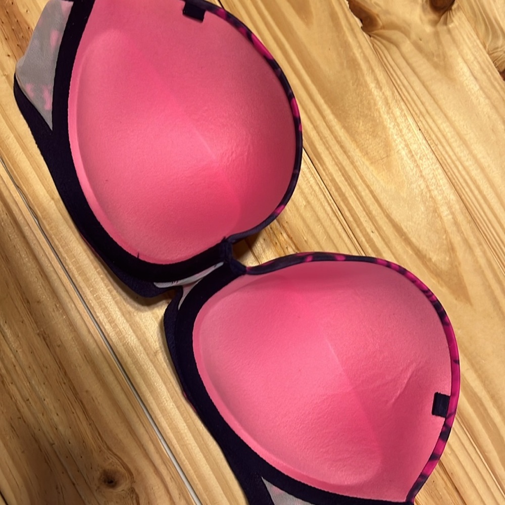 VS Pink strapless push up bra 34DD - Picture 3 of 4